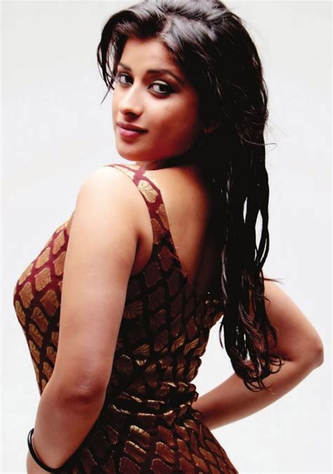 Hot Actress Madhurima Hot Wallpapers