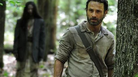 the walking dead saison 4 episode 1 30 days without an accident review premiere fr