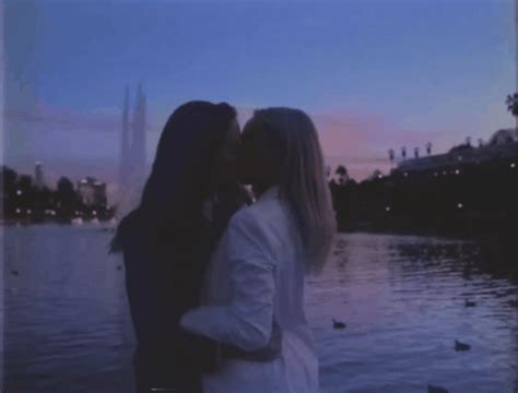 Lesbian Kissing S And Videos