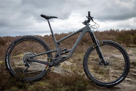 Santa Cruz Megatower Review First Ride Review Of The Big Wheeled Nomad