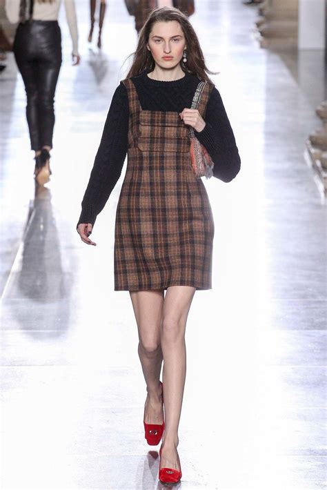 Topshop Unique Fall 2015 Ready To Wear Collection Runway Looks Beauty