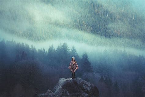 26 Extraordinary Photos That Captured People In Awe Of Nature Nature