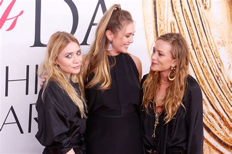 Elizabeth Olsen Sisters Elizabeth Olsen Reveals Why Her Sisters Are Tight Lipped Daily Mail