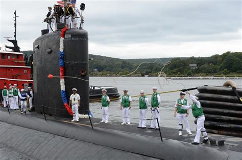 Dvids News Attack Submarine Uss Toledo Earns Navy Unit Commendation