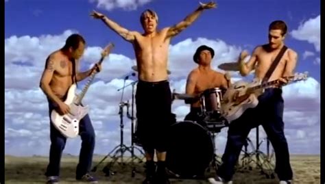 El Video De “californication” De Los Red Hot Chili Peppers Cumple 14