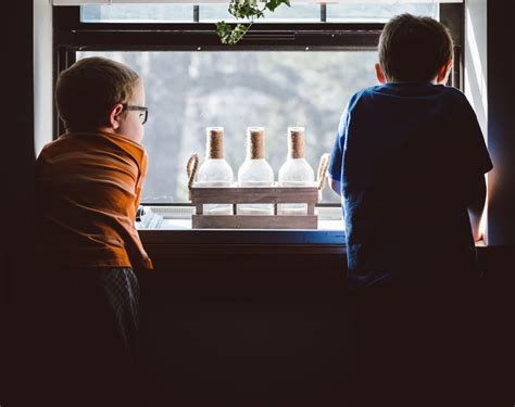 Condivide Una Camera Con Il Fratellastro Telegraph