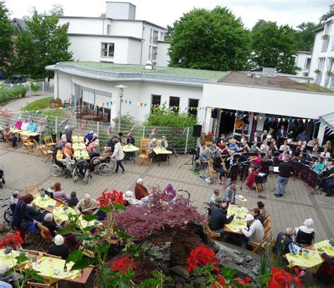 Es gibt nächte, die man gerne nochmal erleben möchte. Sommerfest im Haus am Dolzer Teich - st. elisabeth stiftung