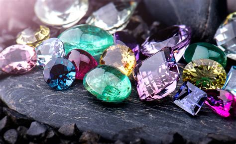 The Complete Buyers Guide To Birthstone Jewelry And Birthstone Ts