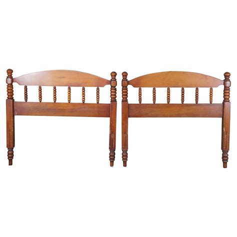 Valley Forge Baumritter Early American Maple Double Urm Poster Bed For