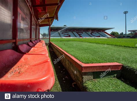 Dugout football hi-res stock photography and images - Alamy