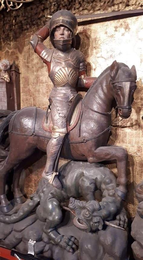 Für die berlinerin platzt somit der traum vom glänzenden edelmetall. Gothic knight. From an altar in the church of Kraftshof ...
