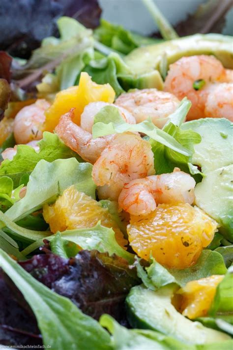 Fitness Salat mit Orangen Avocado und Garnelen