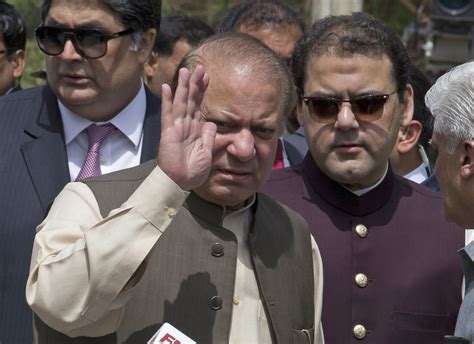 pakistan pm nawaz sharif ousted by court over panama papers corruption probe