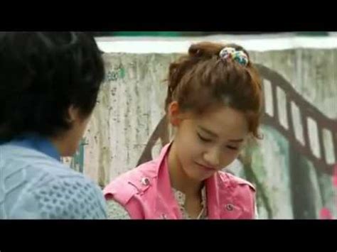Ia bernama yoon jin ah diperankan aktris son ye jin bekerja sebagai supervisor di salah satu perusahaan kopi yang ada di korea selatan. 120417 LOVE RAIN EP 8 PART 5 (ENG SUB) - YouTube
