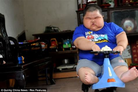 Lu Hao Chinese Toddler 3 Weighs A Staggering 132lbs And Hes Still