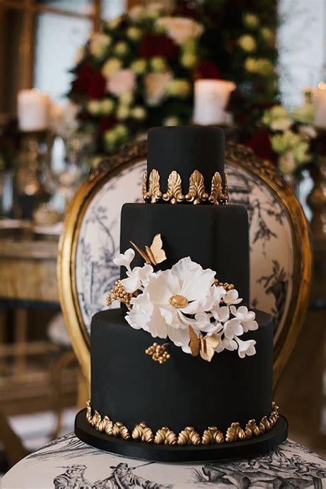 After weeding through hundreds of applications, narrowing the list down to 10 finalists, fans of destination weddings all over, cast their votes and crowned the best destination wedding of the year! Gorgeous Black Wedding Cakes For The Unconventional Brides