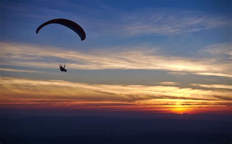 Download Wallpaper 3840x2400 Parachutist Parachute Silhouette Sunset