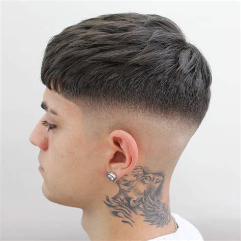 Also known as a medium fade, the men's mid fade starts halfway up the sides and back. 19 Cool Mid Fade Haircut Styles To Try Right Now,Mid fade ...