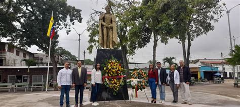 Plaza Bolívar de Guasipati Conmemoran los 192 años de la muerte del