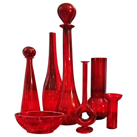 Collection Of Seven Red Vases Red Vases Colored Glass Vases Red