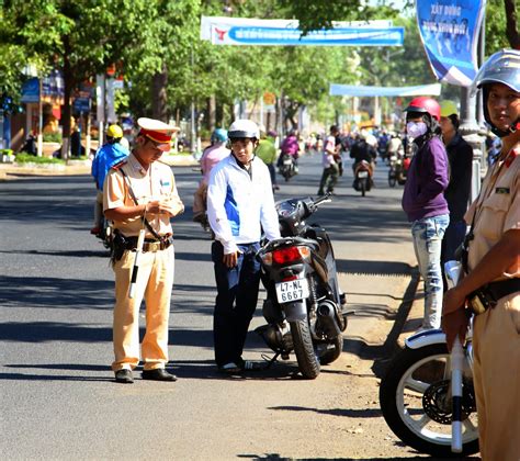 Rất đơn giản, bạn chỉ cần chụp hình lại, mô tả cụ thể về sản phẩm và sử dụng ứng dụng đăng tin miễn phí của chợ tốt là đã có thể đến gần hơn với người cần nó. 30 lỗi vi phạm giao thông khi đi xe máy và mức phạt bạn ...