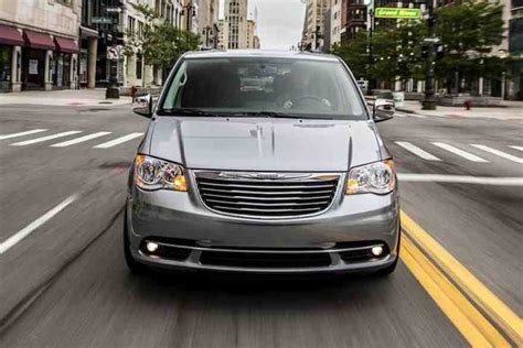 2016 Chrysler Town And Country New Car Review Autotrader