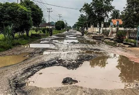 Viral Kondisi Jalan Rusak Di Desa Nambah Dadi Lamteng