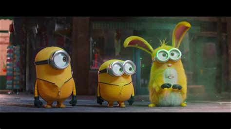 Minions 2 The Rise Of Gru New Tv Spots Little Minion Meets Giant