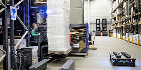 3 mir1000 optimize warehouse logistics at icm klain robotics