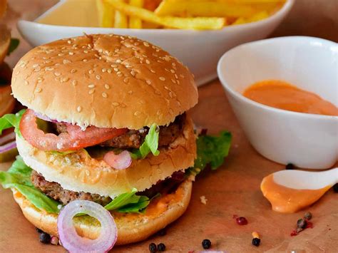 Se viene el día de la hamburguesa. Promociones por el Día de la Hamburguesa 2018 ¡habrá gratis! | Dónde Ir