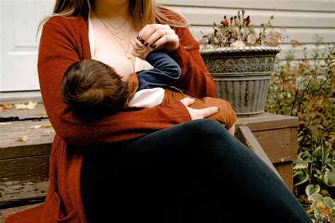 Struggling To Breastfeed A Lactation Consultant Can Help Bluff Road