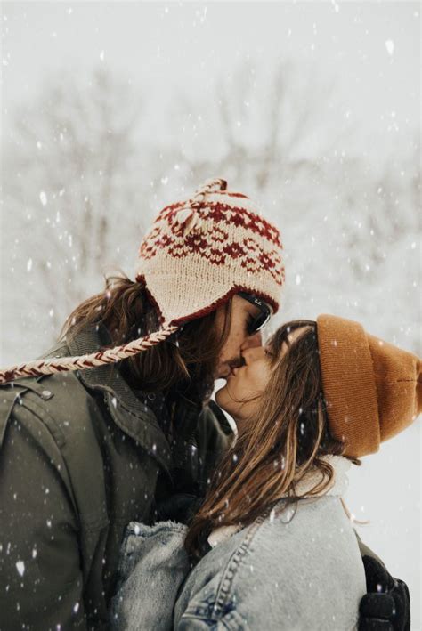 Snowy Engagements In Kansas City Hana Alsoudi Couple Photography Winter Snow Photoshoot