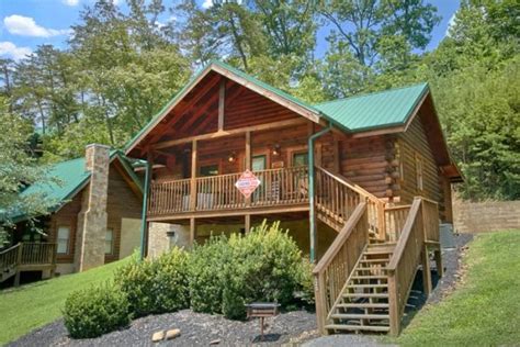 Even better, imagine enjoying the smoky mountain air in one of cabins in pigeon forge with hot tub. Pigeon Forge 1 Bedroom Cabin Rental | A Lovers Retreat