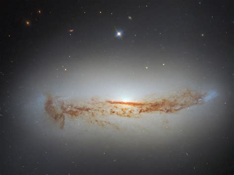 Hubble Captures A Galaxy With An Active Black Hole Digital Photography