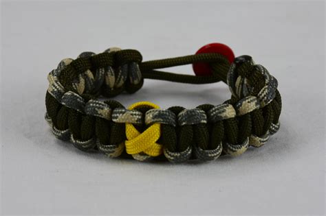 The bracelet provides 7.5 feet of cord in an emergency. OD Green, Desert Sand Foliage, OD Green Military Support Paracord Bracelet That Support Our ...