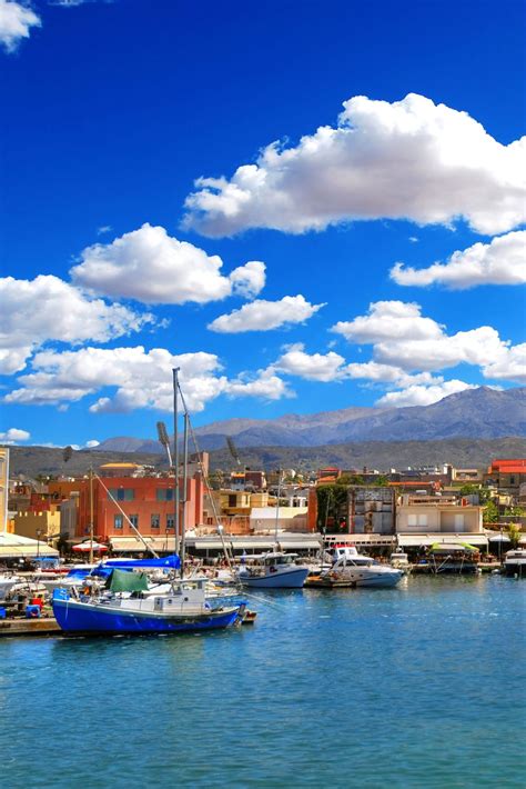 Picturesque Harbor Of Chania Chania Beautiful Vacations Winter Resort