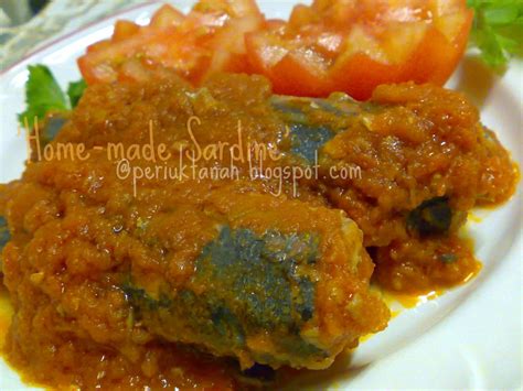Orang kata sardin ni ibarat makanan yang paling munasabah untuk dinikmati ketika sedang 'sesak'. periuktanah: Home-made Sardine