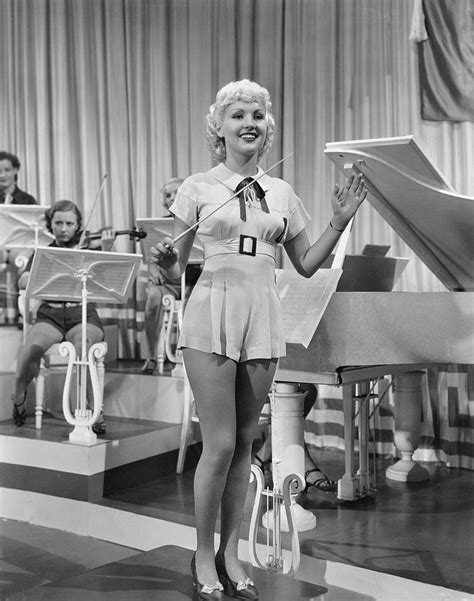 Betty Grable Life Story And Gorgeous Photos Of The Girl With Million