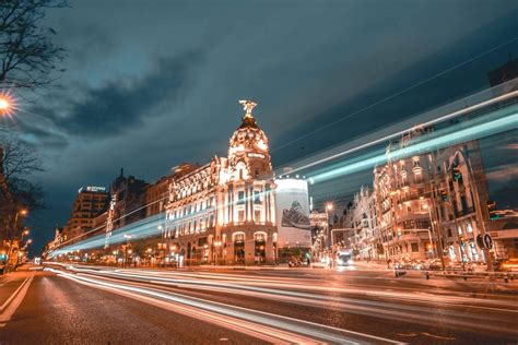 Download Madrid Street Night View Wallpaper