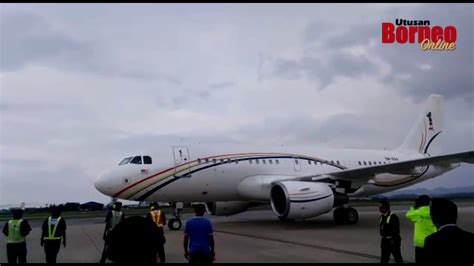Walau bagaimanapun, sebenarnya, tempat paling terkotor di lapangan terbang adalah dulang yang digunakan oleh pegawai kastam untuk memeriksa kandungan terlarang! Najib tiba di Lapangan Terbang Miri - YouTube