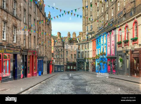 Edinburgh Victoria Street Hi Res Stock Photography And Images Alamy