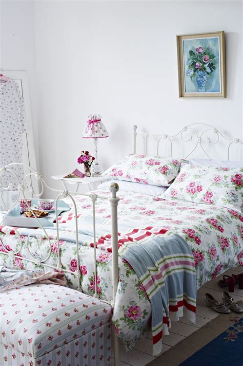 Flowery Bedroom Shabby Chic Bedrooms Cath Kidston Bedroom Home