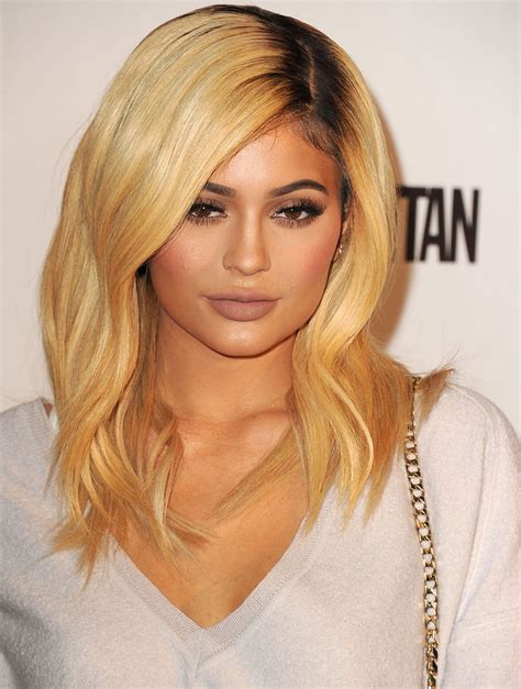 14 Times The Kardashians Fooled Everyone With Wigs Kylie Jenner Blonde Hair Kylie Jenner