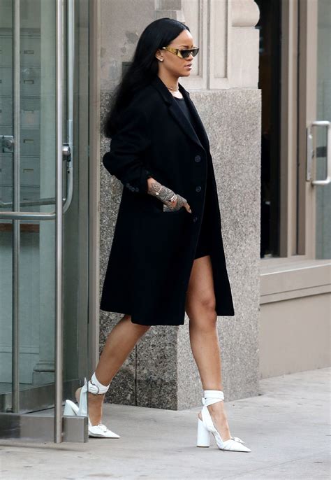 Rihanna Street Fashion New York City 3302016 Celebmafia