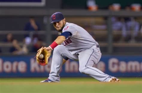 Cleveland Indians Expected To Keep Mike Aviles For 2015