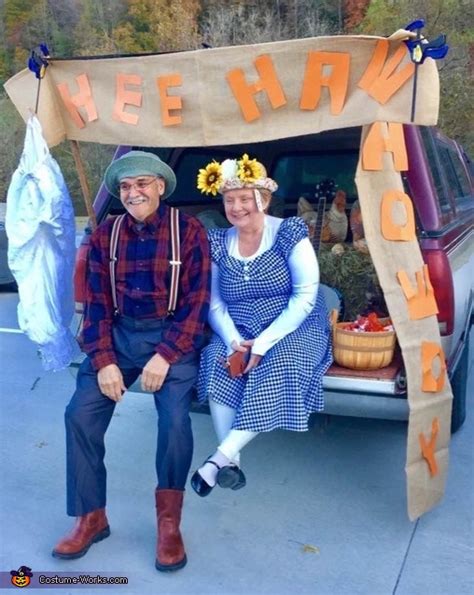 Hee Haws Grandpa Jones And Minnie Pearl Costume