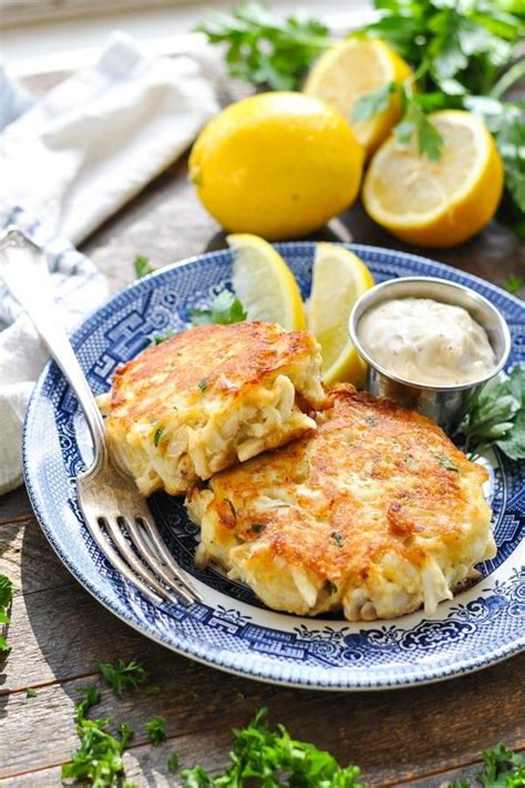 Broiled crab cakes also seem to just allow the sweetness of the crab stand out without competing against a heavy oil. Crab Cakes | Crab cakes, Easy family meals, Crab cakes ...