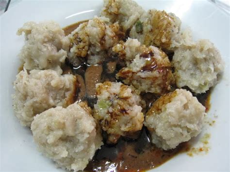 Umumnya siomay disajikan dengan beberapa pelengkap seperti kentang, kol, paria, telur ayam dan tahu putih/goreng dalam keadaan hangat. Resep Cara Membuat Siomay Ikan Tenggiri ...