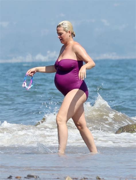 Pregnant Katy Perry In Swimsuit At A Beach In Malibu 07 12 2020 Hawtcelebs