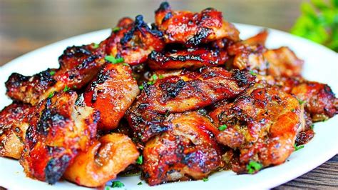 Nadine greeff / stocksy united the ultimate guide the spruce / lindsay kreighbaum chicken thighs are a. Honey Garlic Baked Chicken Thighs Recipe - Easy Chicken ...
